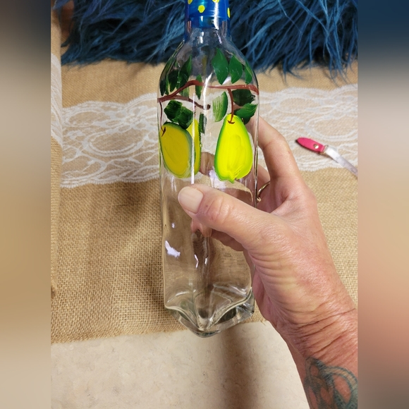 Vintage glass hand painted oil bottle great condition no chips no spout - Picture 5 of 8